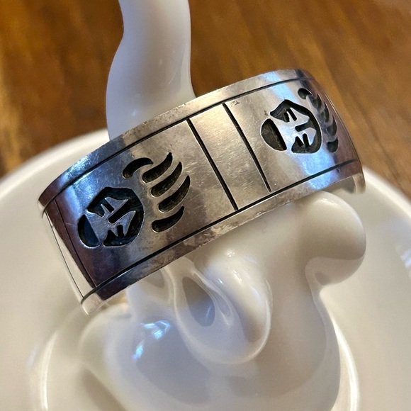 Man In The Maze with Bear Claws Sterling Silver Cuff Bracelet.  Vintage. - Picture 10 of 16